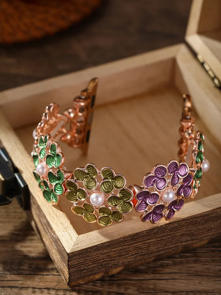 Clover Stitching with Pearls Stainless Steel Band - Imagem 4